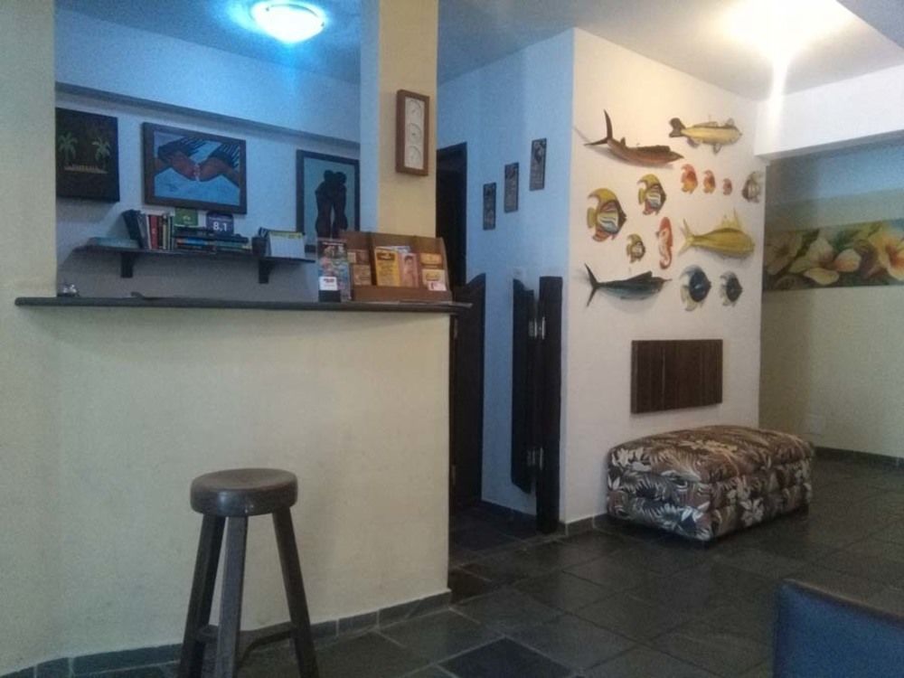 Beijos Y Abracos